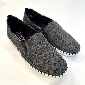 Skechers Black/White Sepulveda Blvd Sentimental Slip on Memory Foam Size 7.5